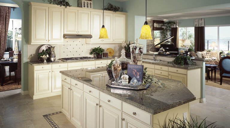 Custom Cabinet Design Options That Revolutionize Houston Kitchen Remodeling